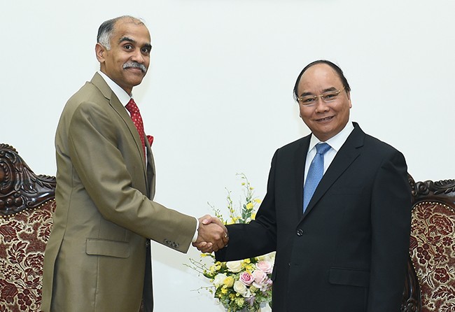 Prime Minister Nguyen Xuan Phuc receives new Indian Ambassador - ảnh 1